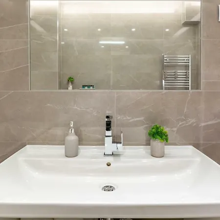 Luxury Marastina With Jacuzzi & Pool