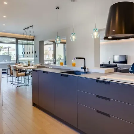 Luxury Marastina With Jacuzzi & Pool Apartment *