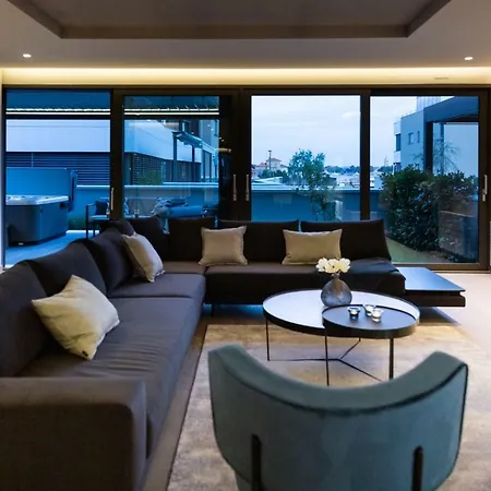 Luxury Marastina With Jacuzzi & Pool Apartment *